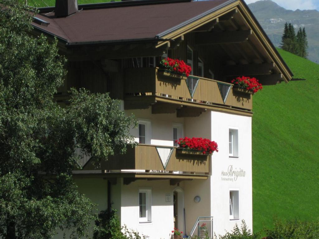 Haus Brigitta Apartment Тукс Екстериор снимка